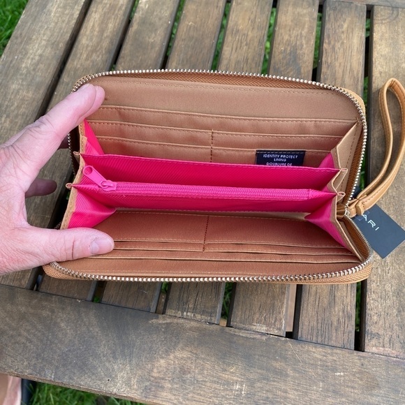 NWT Tahari  Wallet Tan - Picture 5 of 8